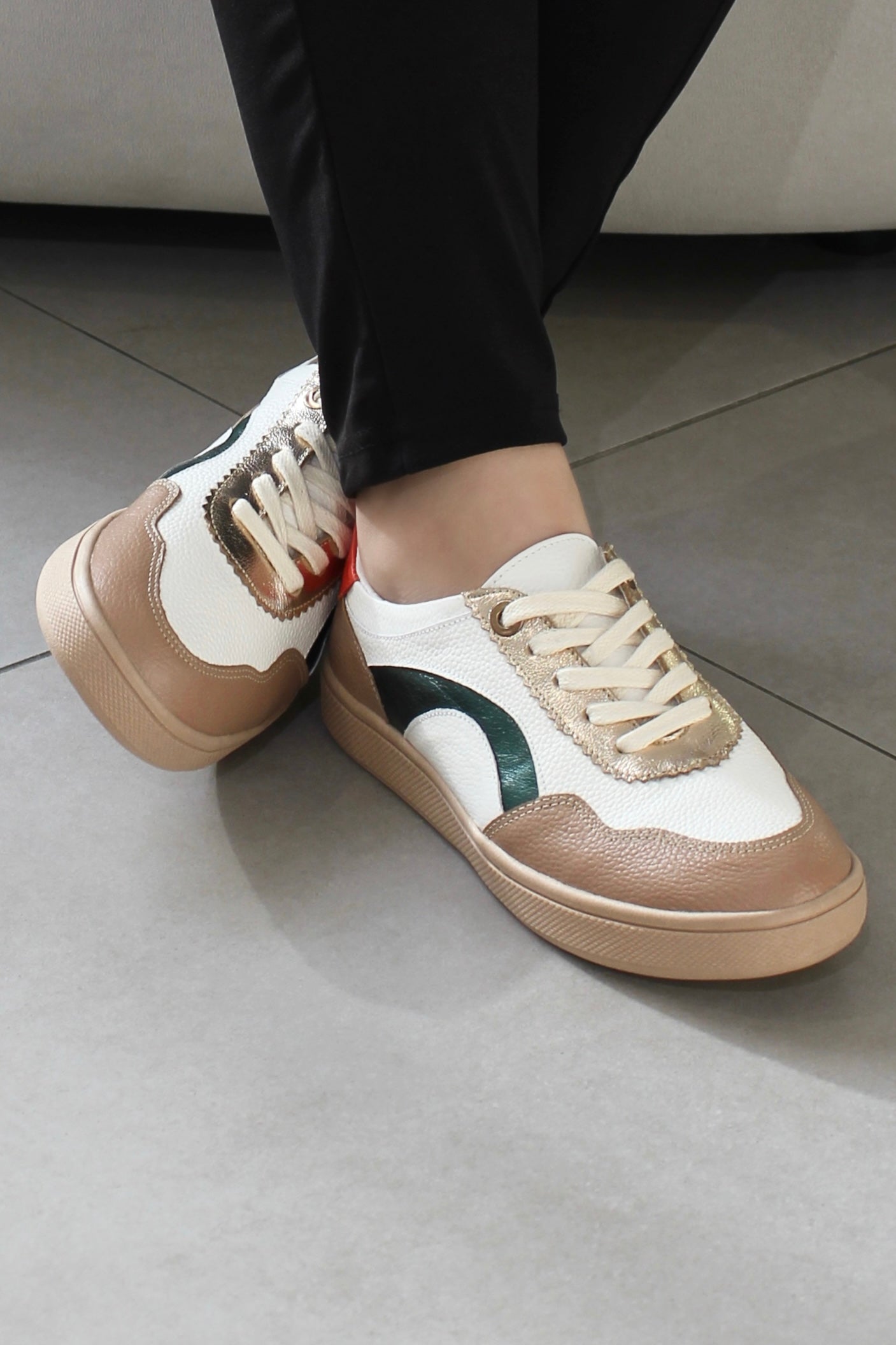 Sneakers Roma en Cuero.