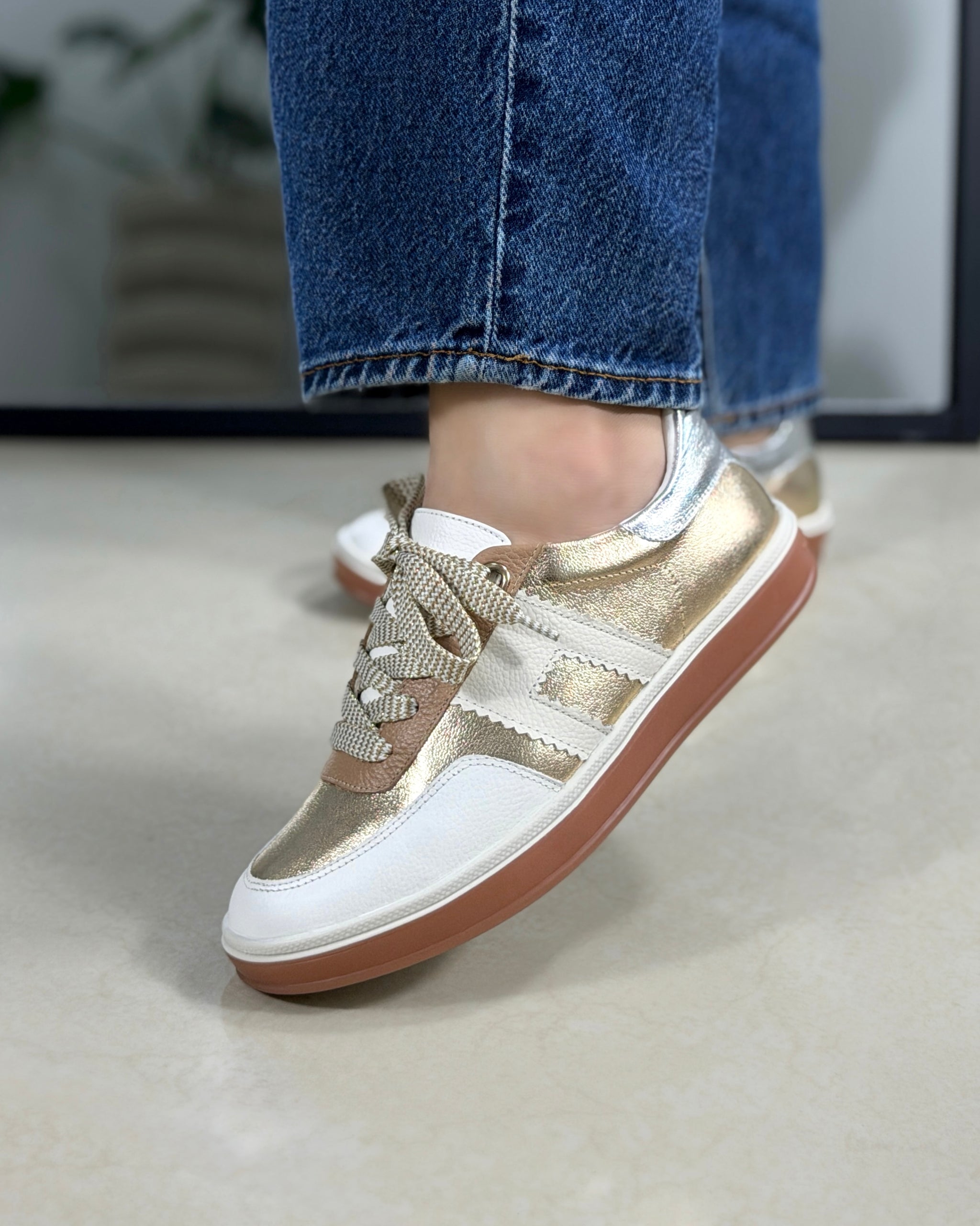 Sneakers Nara en Cuero