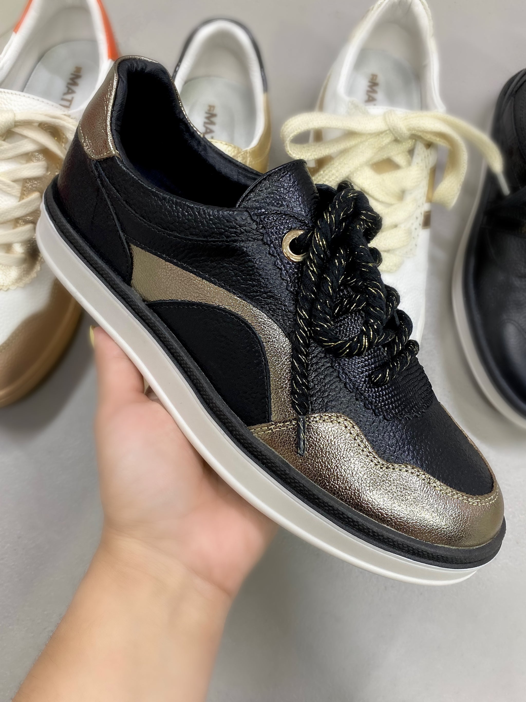 Sneakers Roma en Cuero.
